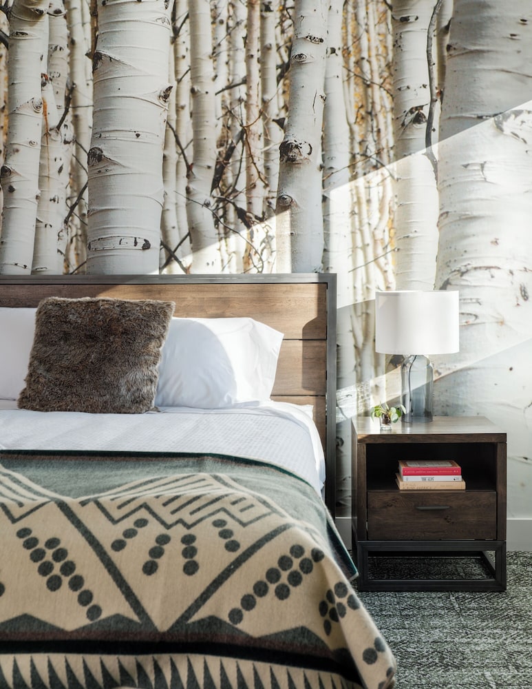 the block hotel and commons