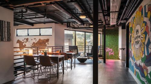 the block hotel and commons