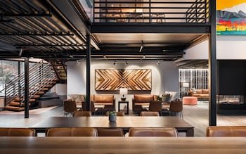 The Block Hotel & Commons,,3 star