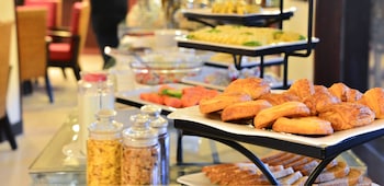 Almond Hotel Sothearos,N 128F, Sothearos Blvd,3 star