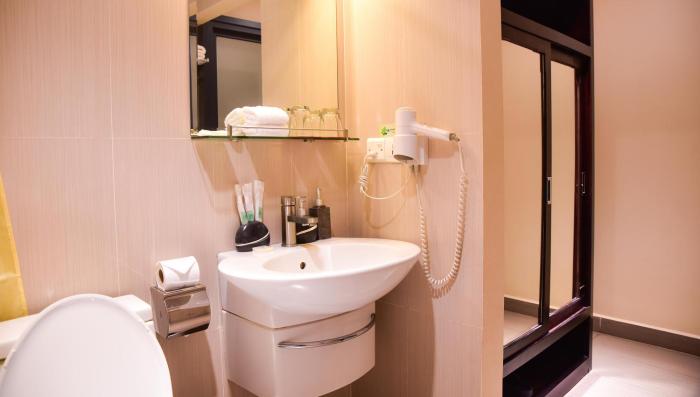 almond hotel sothearos