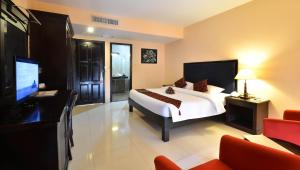 almond hotel sothearos