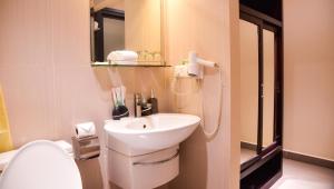 almond hotel sothearos