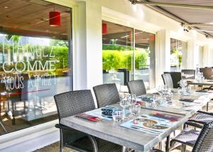 Ibis Laval Le Relais D'armor,Changé>>Change,3 star