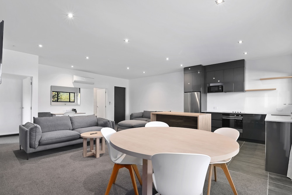 grand suites murchison