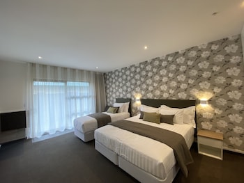 grand suites murchison