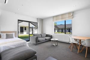 Grand Suites Murchison,,5 star
