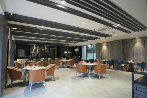 grand sarovar portico