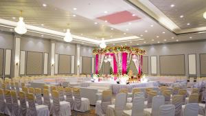 grand sarovar portico