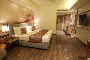 grand sarovar portico