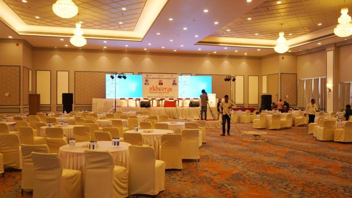 grand sarovar portico