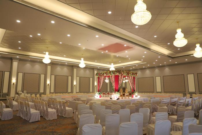 grand sarovar portico