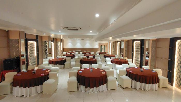 grand sarovar portico