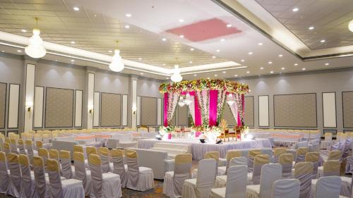 grand sarovar portico