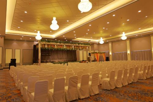 grand sarovar portico