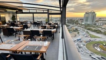 turkmen riverside hotel