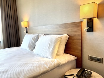 turkmen riverside hotel