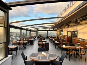 turkmen riverside hotel