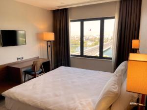 turkmen riverside hotel