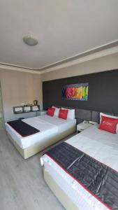 adali hotel and suites
