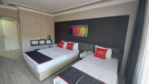 adali hotel and suites