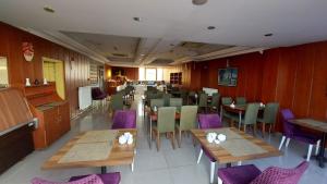 adali hotel and suites