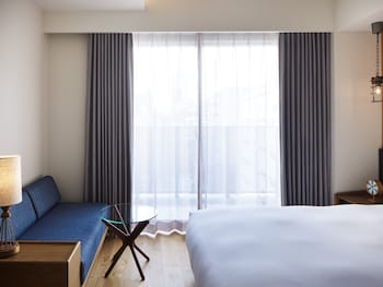 lamp light books hotel fukuoka