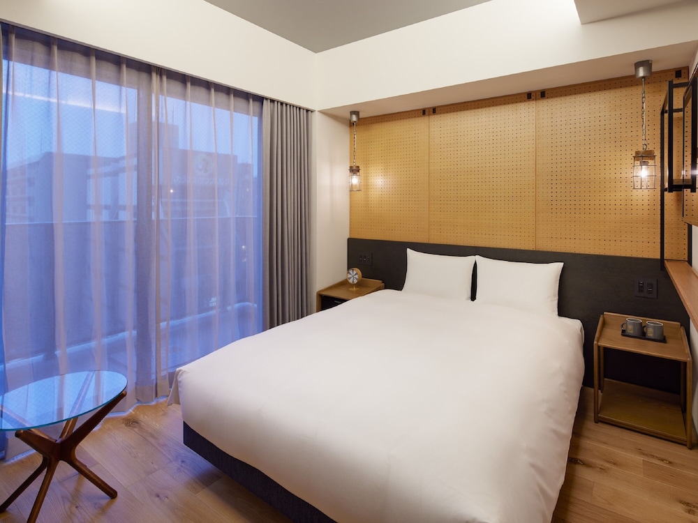 lamp light books hotel fukuoka