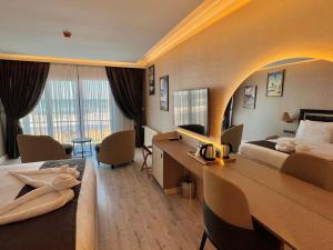 mq hotel suites