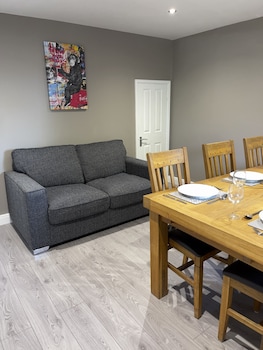 5 lockside free secure parking