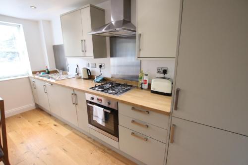 Charming Flat With Private Patio In Clifton,,0 star