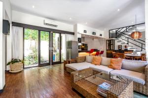 anedda merta sari villa