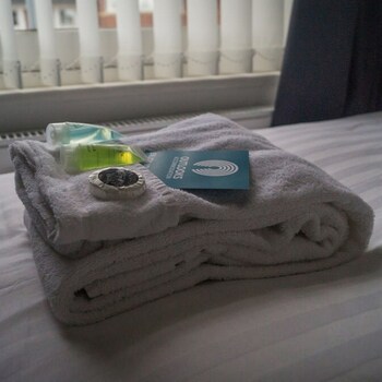 the storyhouse gathering 5 bed sleeps 13 city centre within walls