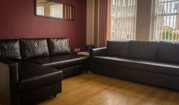 the storyhouse gathering 5 bed sleeps 13 city centre within walls