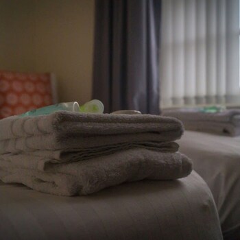 the storyhouse gathering 5 bed sleeps 13 city centre within walls