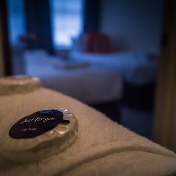 the storyhouse gathering 5 bed sleeps 13 city centre within walls