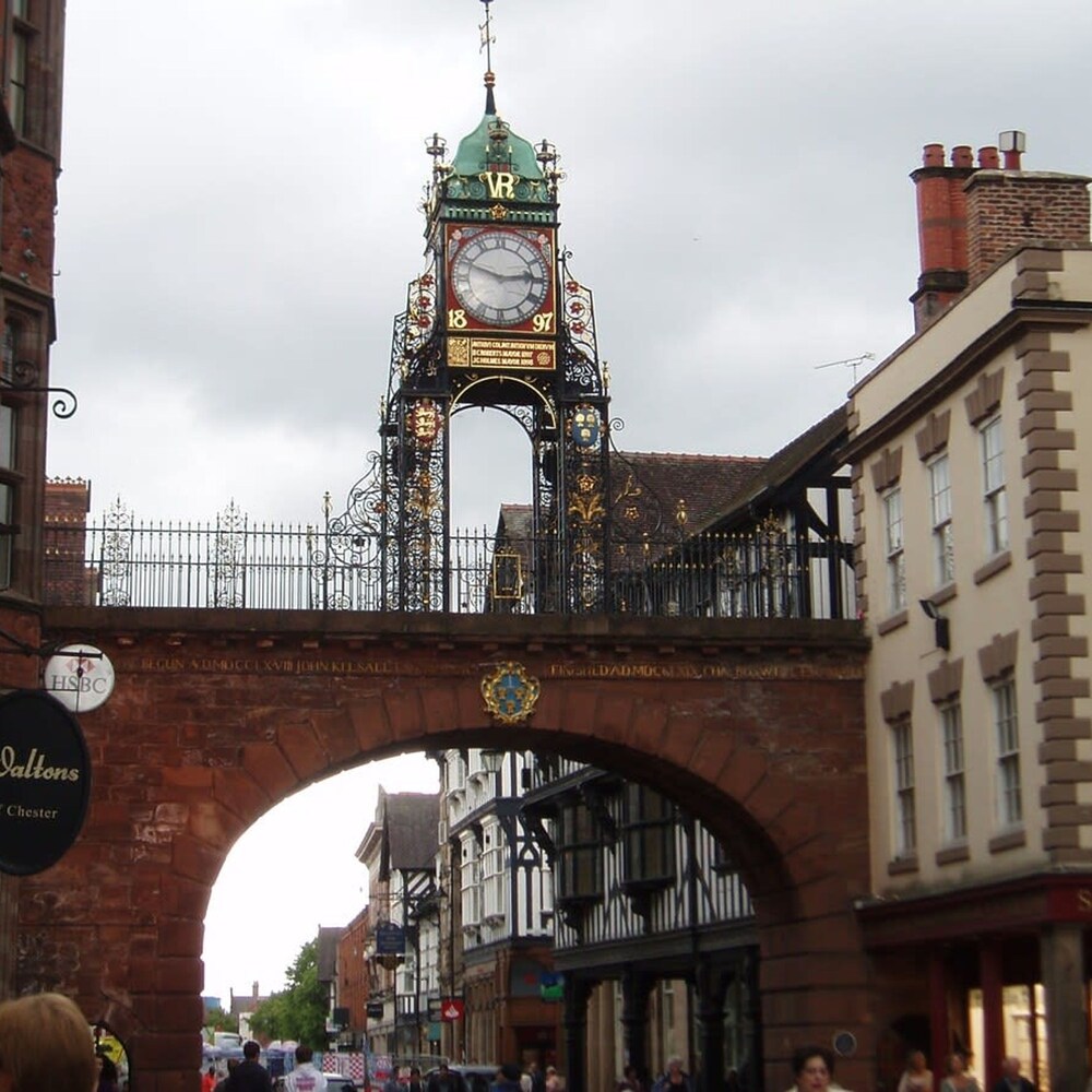 the storyhouse gathering 5 bed sleeps 13 city centre within walls