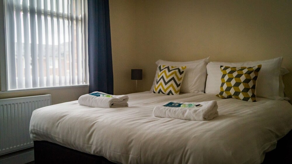 the storyhouse gathering 5 bed sleeps 13 city centre within walls