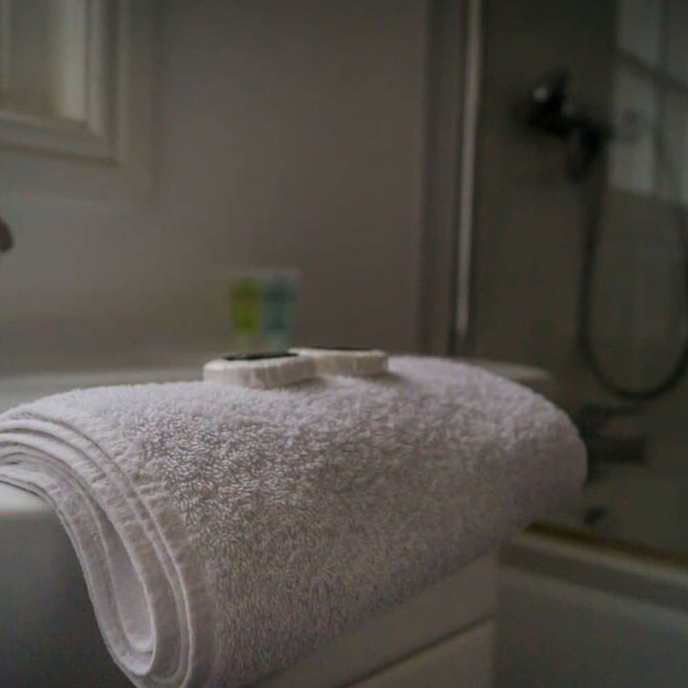 the storyhouse gathering 5 bed sleeps 13 city centre within walls