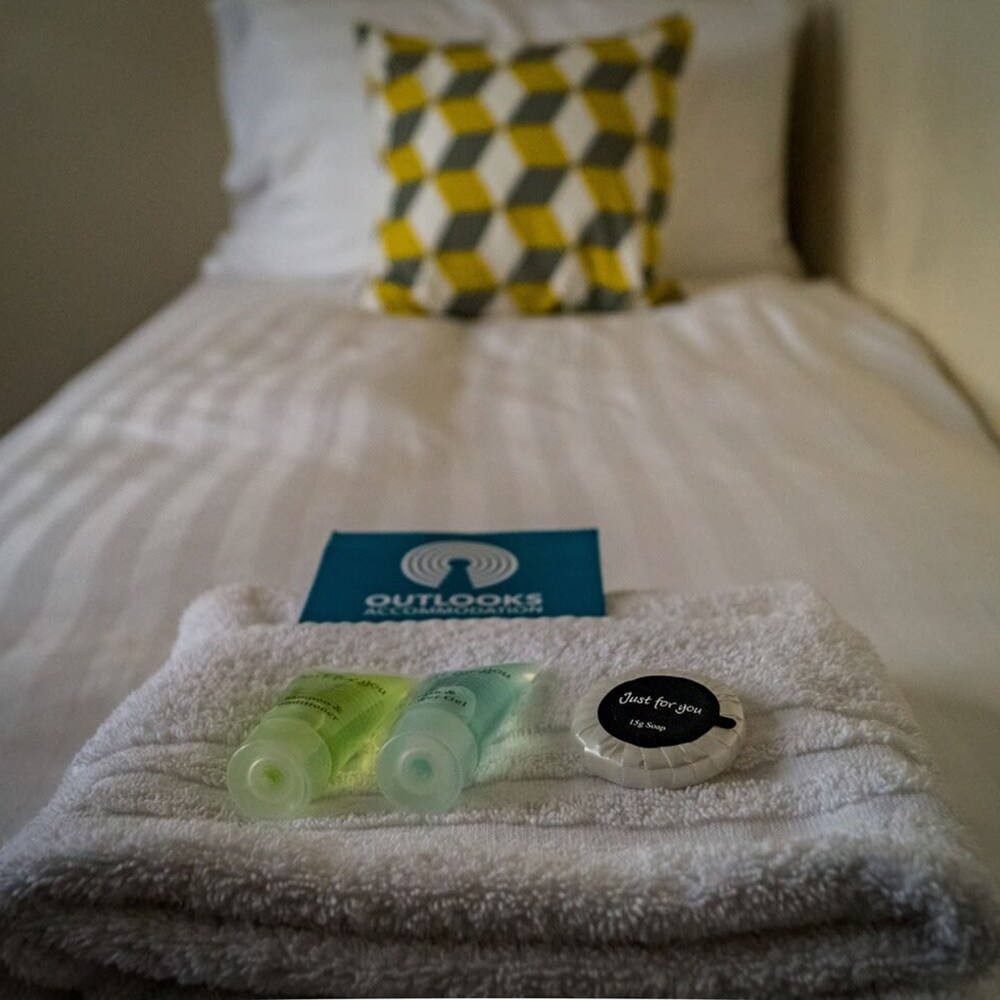 the storyhouse gathering 5 bed sleeps 13 city centre within walls