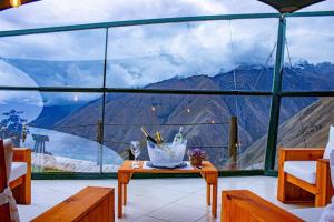 Vertical Sky Luxury Suites,,3 star