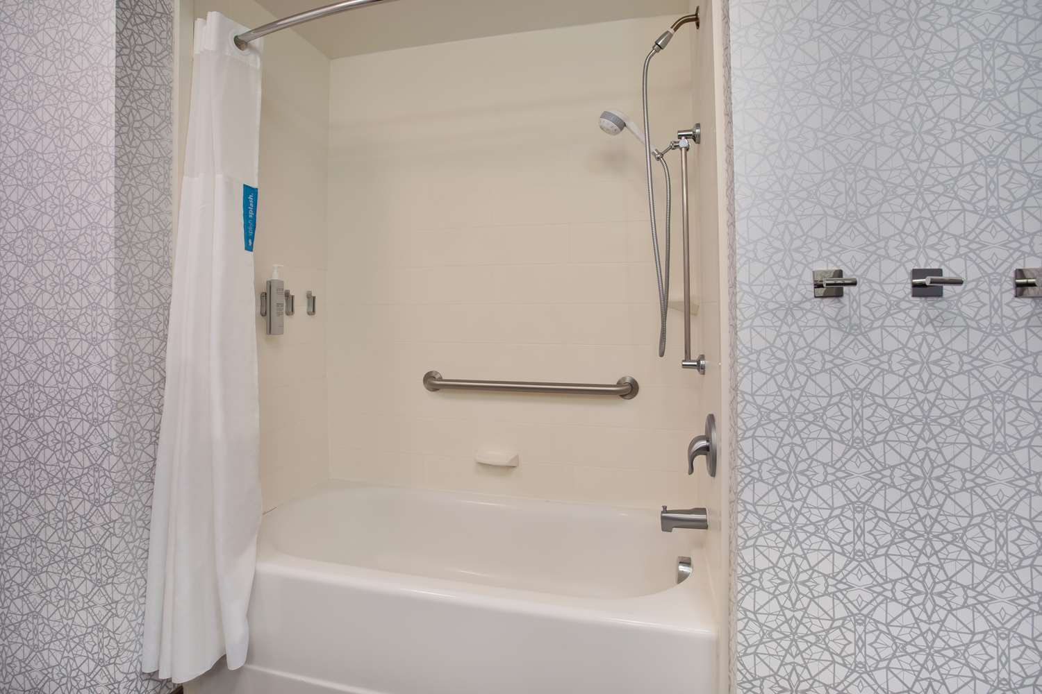 hampton inn and suites columbia southeast ft jackson