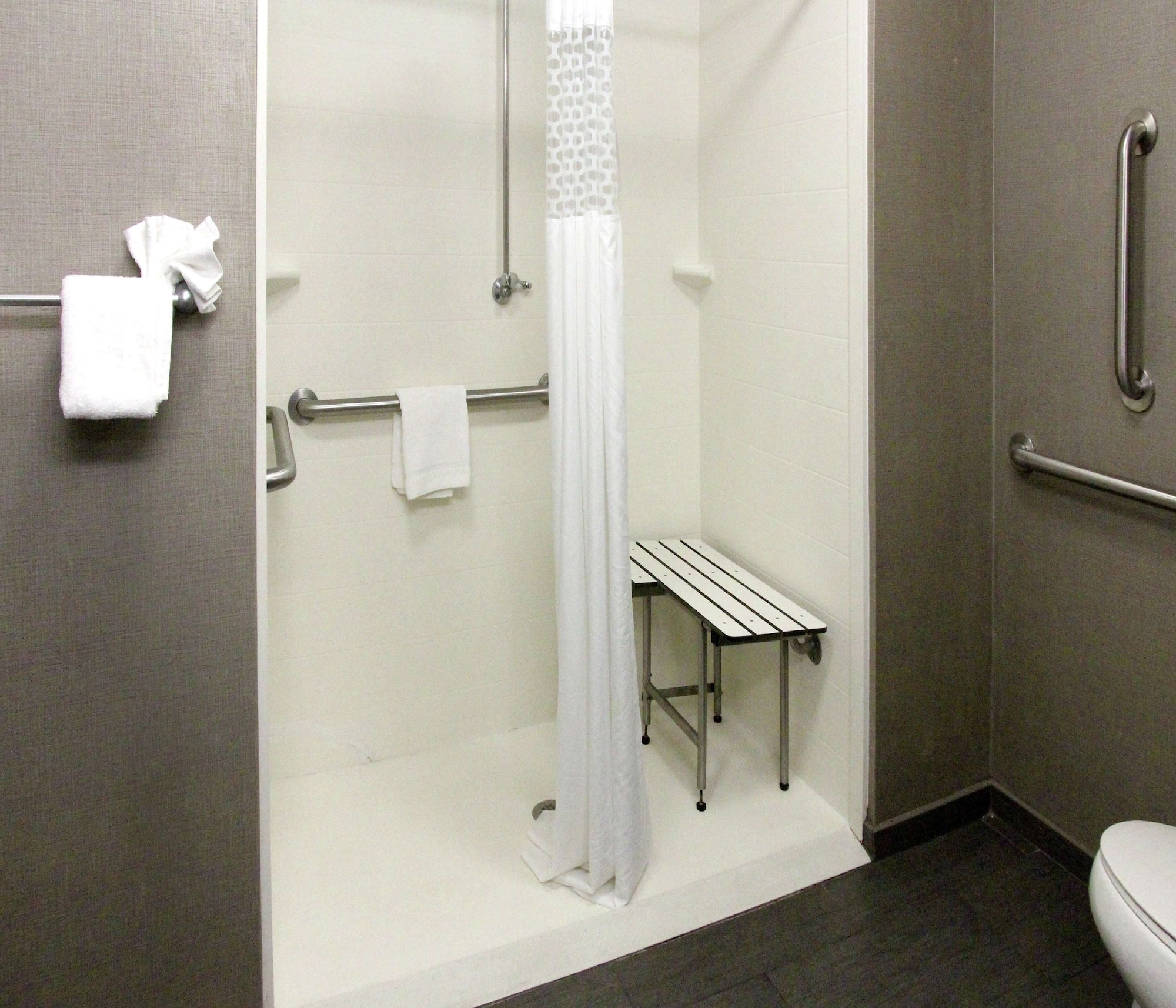 hampton inn and suites columbia southeast ft jackson