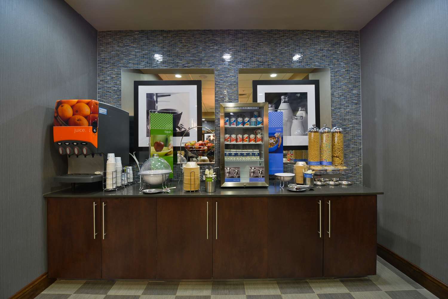 hampton inn and suites columbia southeast ft jackson