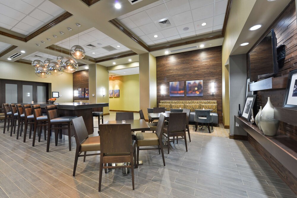 hampton inn and suites columbia southeast ft jackson