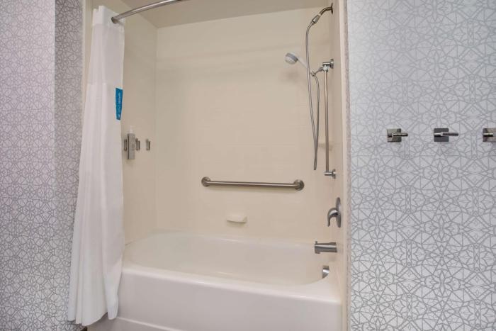 hampton inn and suites columbia southeast ft jackson