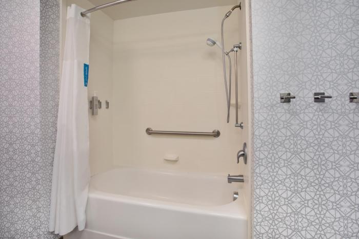 hampton inn and suites columbia southeast ft jackson