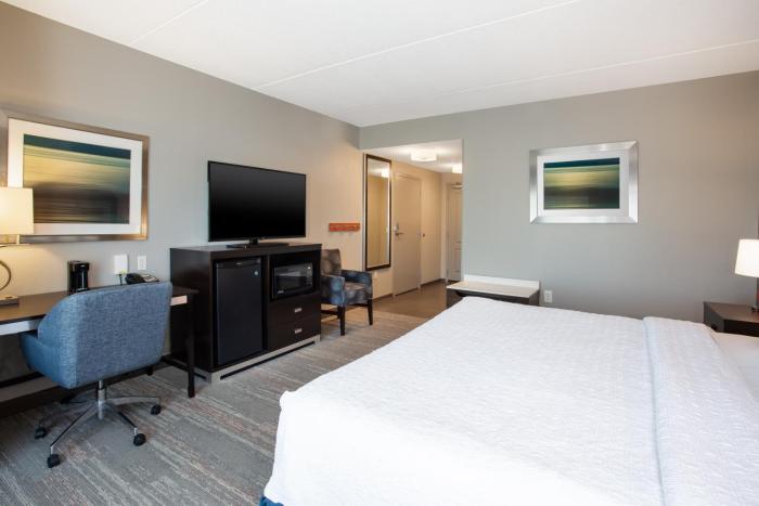 hampton inn and suites columbia southeast ft jackson