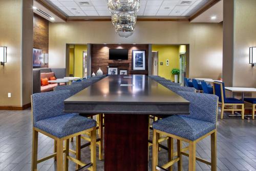 hampton inn and suites columbia southeast ft jackson