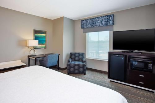 hampton inn and suites columbia southeast ft jackson